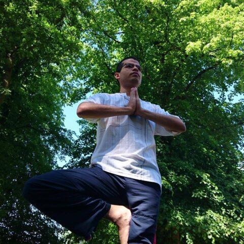 Clase de Yoga – Equilibrio & Fortaleza